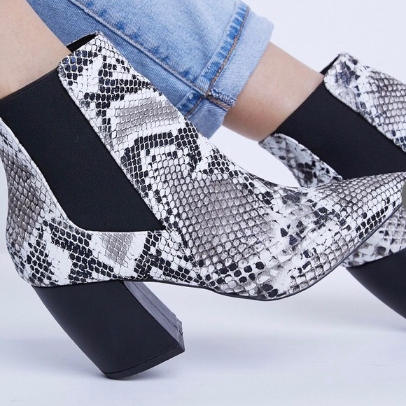 Snakeskin booties - Picture 4 of 8